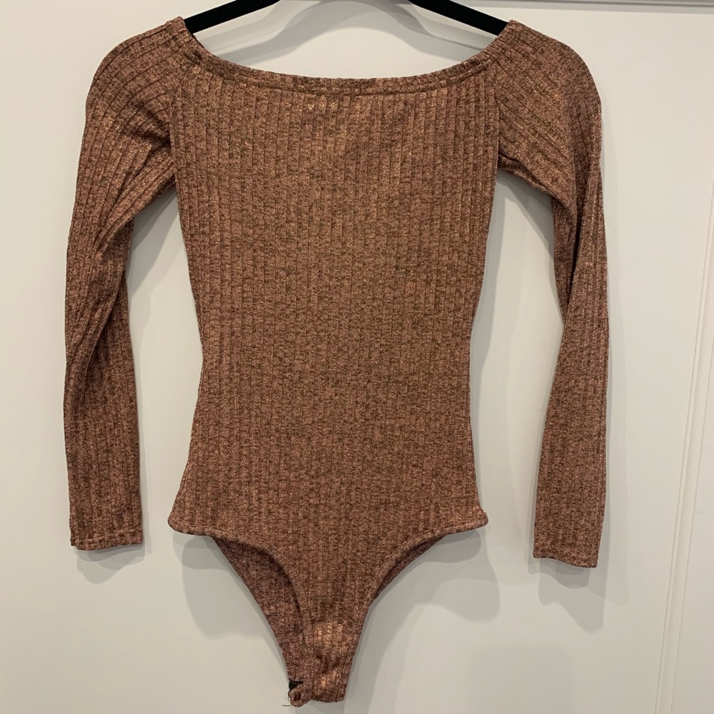 PRETTY LITTLE THING Off Shoulder Ribbed Bodysuit - Picture 2 of 3
